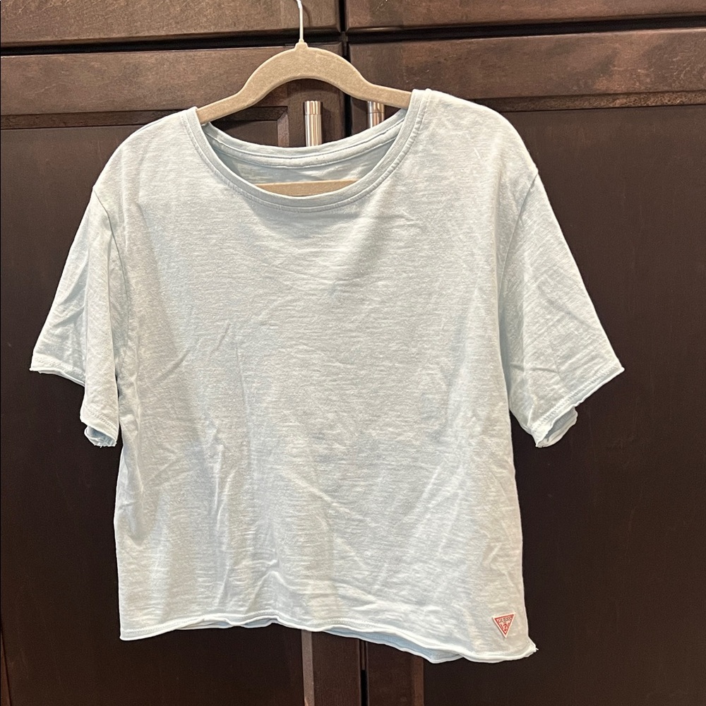 Guess Heather light blue T-Shirt
EUC